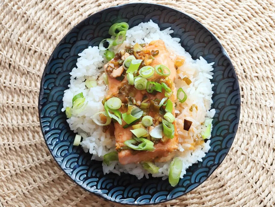 Baking ginger salmon